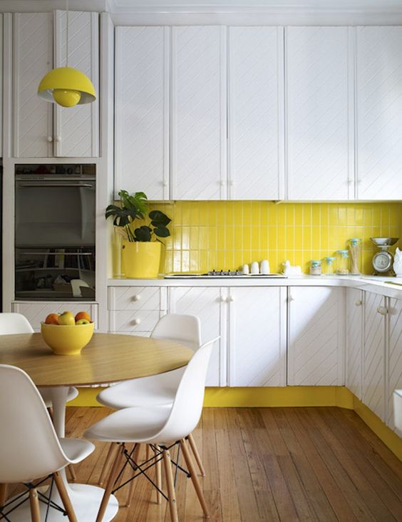 yellow-kitchen-backsplash-decorating-trends